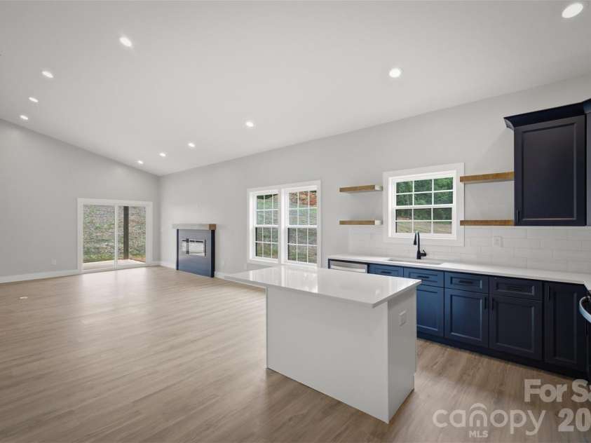 913 Overlook Drive, Lenoir, NC 28645.  MLS# CAR4405017, YatesRealty ID 41643. 