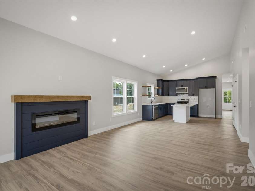 913 Overlook Drive, Lenoir, NC 28645.  MLS# CAR4405017, YatesRealty ID 41643. 