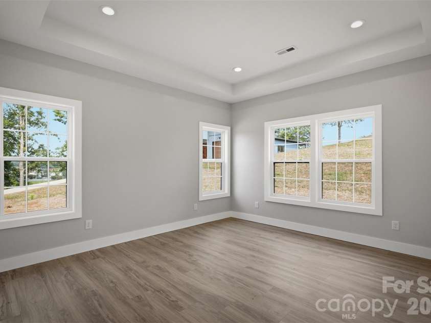 913 Overlook Drive, Lenoir, NC 28645.  MLS# CAR4405017, YatesRealty ID 41643. 