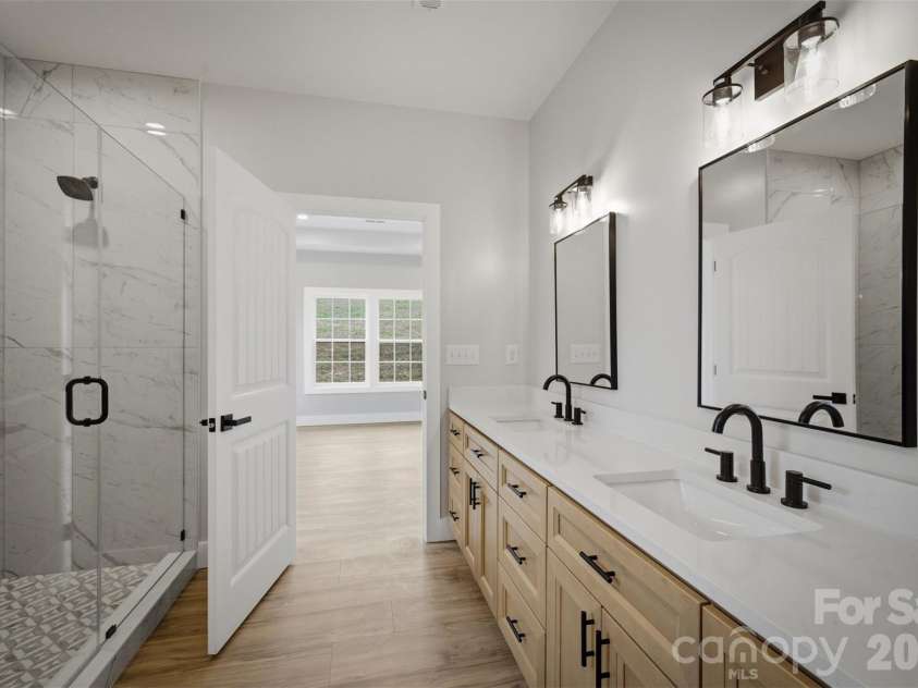 913 Overlook Drive, Lenoir, NC 28645.  MLS# CAR4405017, YatesRealty ID 41643. 