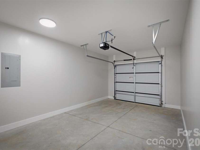 913 Overlook Drive, Lenoir, NC 28645.  MLS# CAR4405017, YatesRealty ID 41643. 