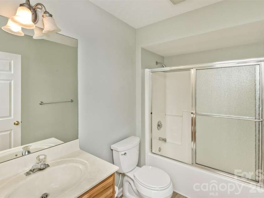 100 Titleist Way, Hendersonville, NC 28739.  MLS# CAR4407640, YatesRealty ID 41644. Guest Bath