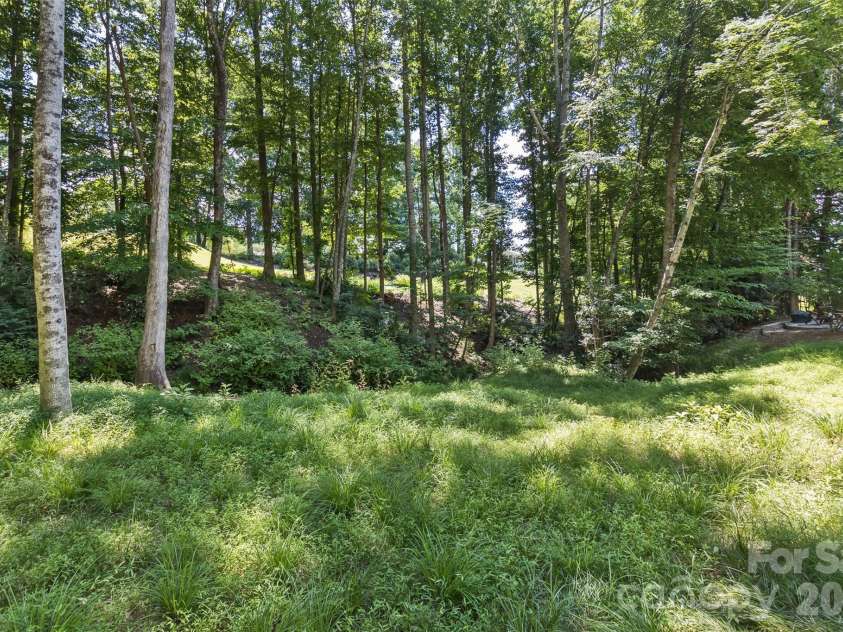 100 Titleist Way, Hendersonville, NC 28739.  MLS# CAR4407640, YatesRealty ID 41644. Place to relax