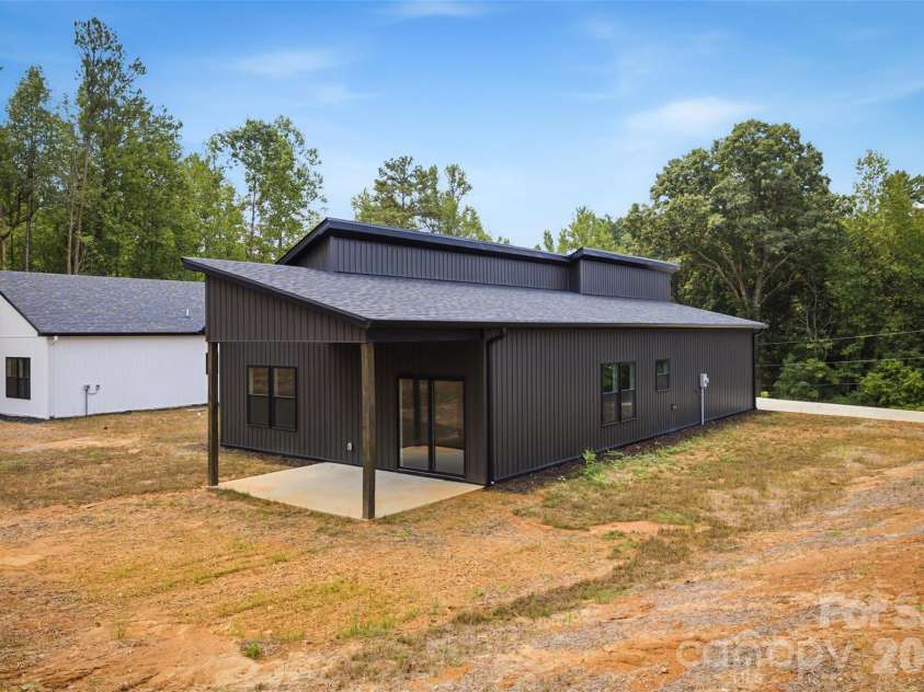 917 Overlook Drive, Lenoir, NC 28645.  MLS# CAR4405021, YatesRealty ID 41645. 