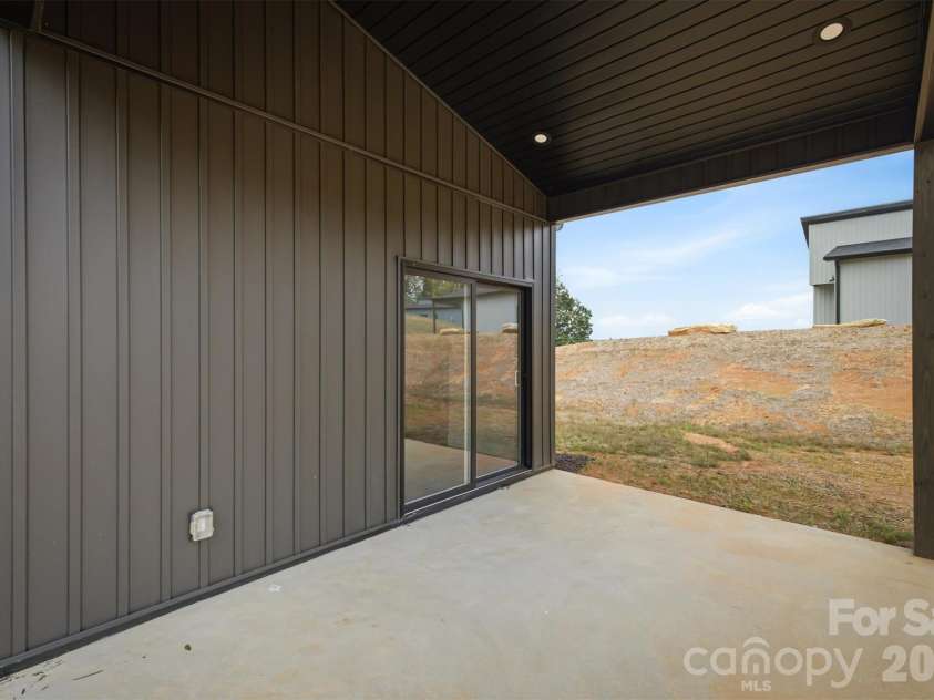 917 Overlook Drive, Lenoir, NC 28645.  MLS# CAR4405021, YatesRealty ID 41645. 