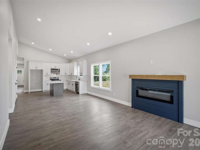 917 Overlook Drive, Lenoir, NC 28645.  MLS# CAR4405021, YatesRealty ID 41645. 