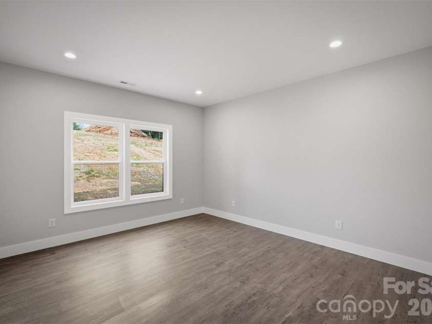 917 Overlook Drive, Lenoir, NC 28645.  MLS# CAR4405021, YatesRealty ID 41645. 