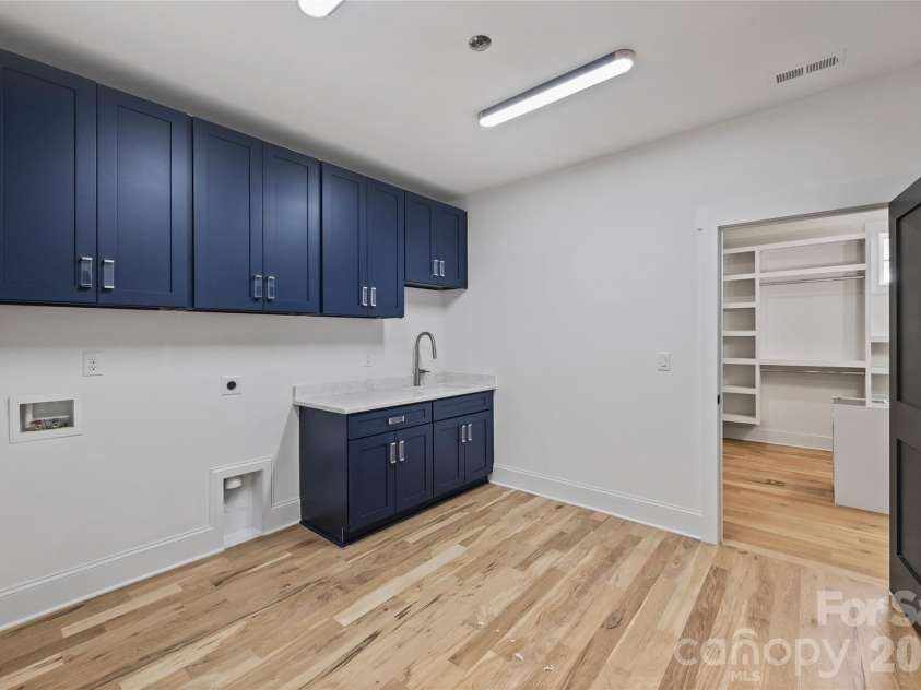 5014 Ohm Lane, Charlotte, NC 28270.  MLS# CAR4411173, YatesRealty ID 41646. Laundry connected to Primary bedroom