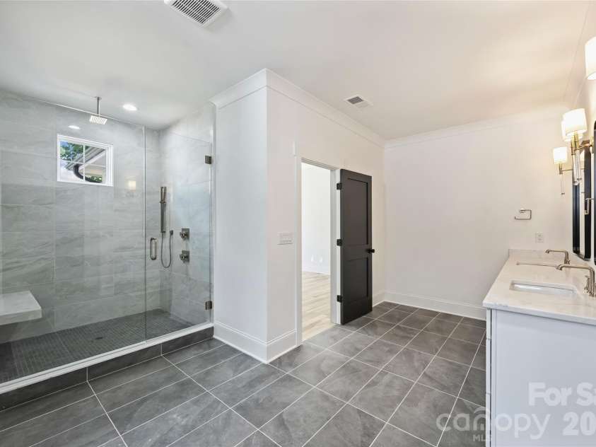 5014 Ohm Lane, Charlotte, NC 28270.  MLS# CAR4411173, YatesRealty ID 41646. Primary bath