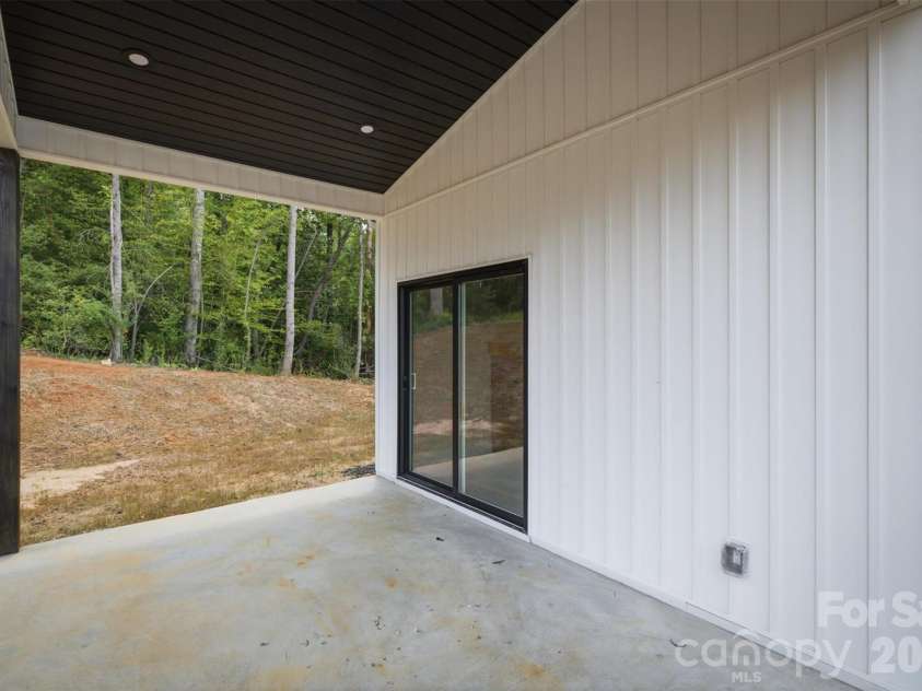 921 Overlook Drive, Lenoir, NC 28645.  MLS# CAR4405127, YatesRealty ID 41648. 