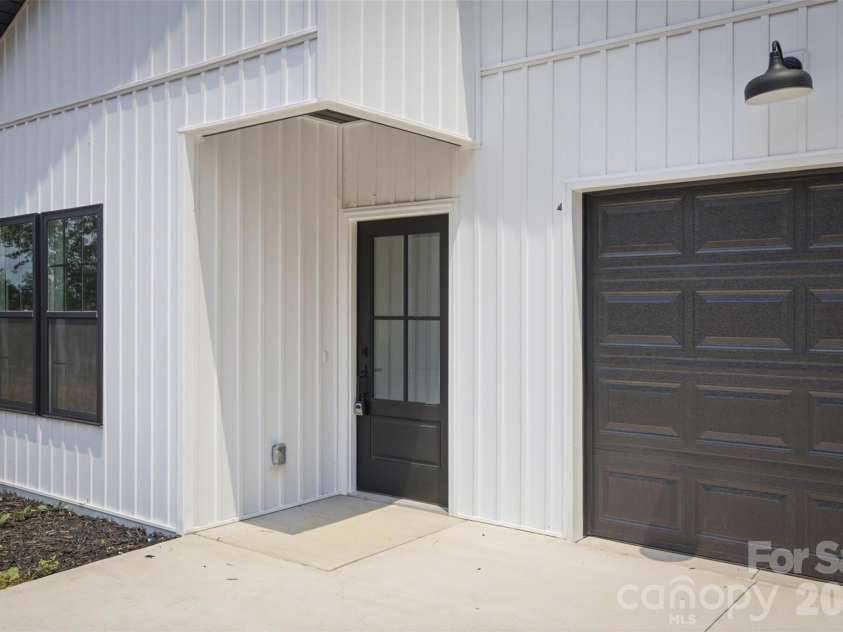 921 Overlook Drive, Lenoir, NC 28645.  MLS# CAR4405127, YatesRealty ID 41648. 