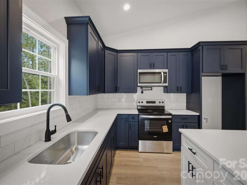 921 Overlook Drive, Lenoir, NC 28645.  MLS# CAR4405127, YatesRealty ID 41648. 