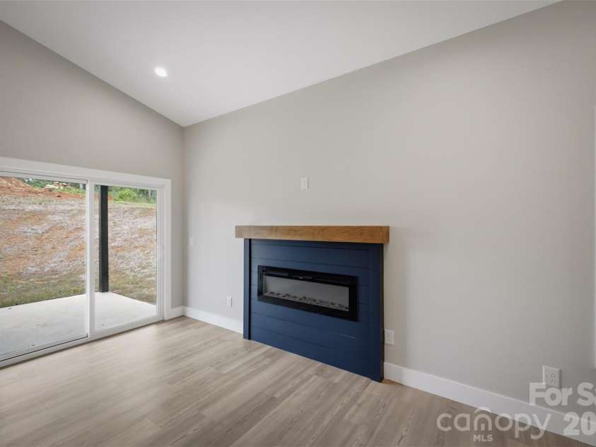 921 Overlook Drive, Lenoir, NC 28645.  MLS# CAR4405127, YatesRealty ID 41648. 