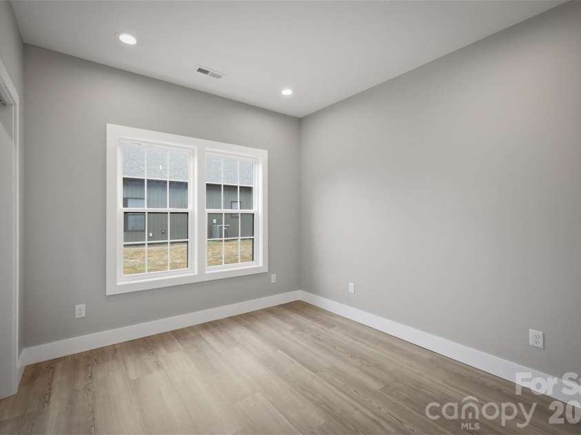 921 Overlook Drive, Lenoir, NC 28645.  MLS# CAR4405127, YatesRealty ID 41648. 