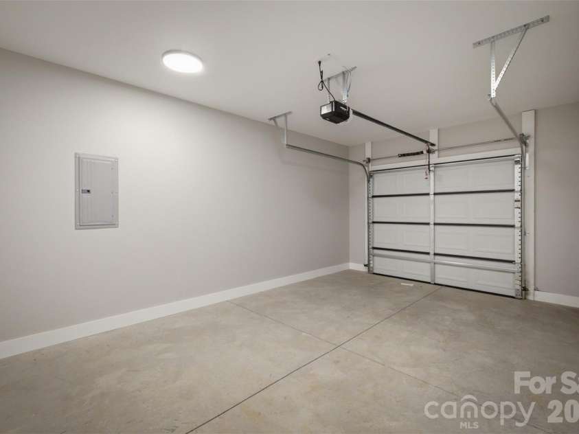 921 Overlook Drive, Lenoir, NC 28645.  MLS# CAR4405127, YatesRealty ID 41648. 