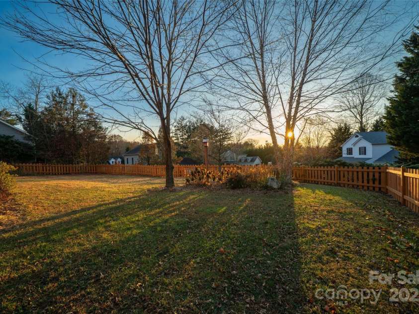 11 Forest Park Lane, Asheville, NC 28803.  MLS# CAR4321973, YatesRealty ID 4165. Fenced in front yard