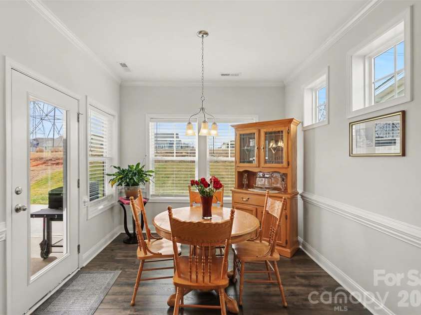 3731 Antrim Place, Kannapolis, NC 28081.  MLS# CAR4346484, YatesRealty ID 4165. Dining Area