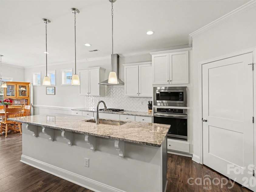 3731 Antrim Place, Kannapolis, NC 28081.  MLS# CAR4346484, YatesRealty ID 4165. Eat-in Kitchen with Large Island