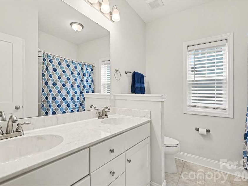3731 Antrim Place, Kannapolis, NC 28081.  MLS# CAR4346484, YatesRealty ID 4165. Secondary Bath