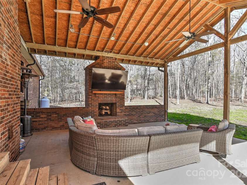 9414 Machado Drive, Indian Trail, NC 28079.  MLS# CAR4222379, YatesRealty ID 4165. 
