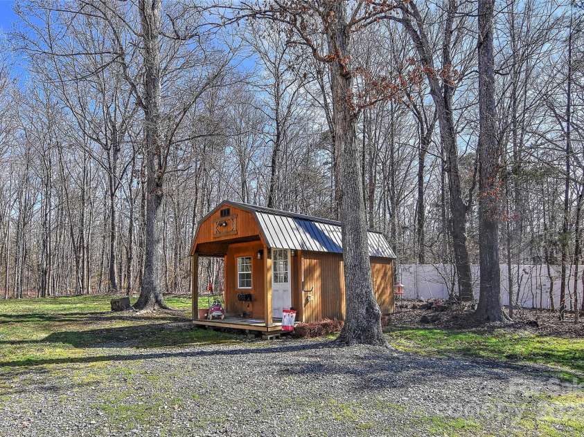 9414 Machado Drive, Indian Trail, NC 28079.  MLS# CAR4222379, YatesRealty ID 4165. 
