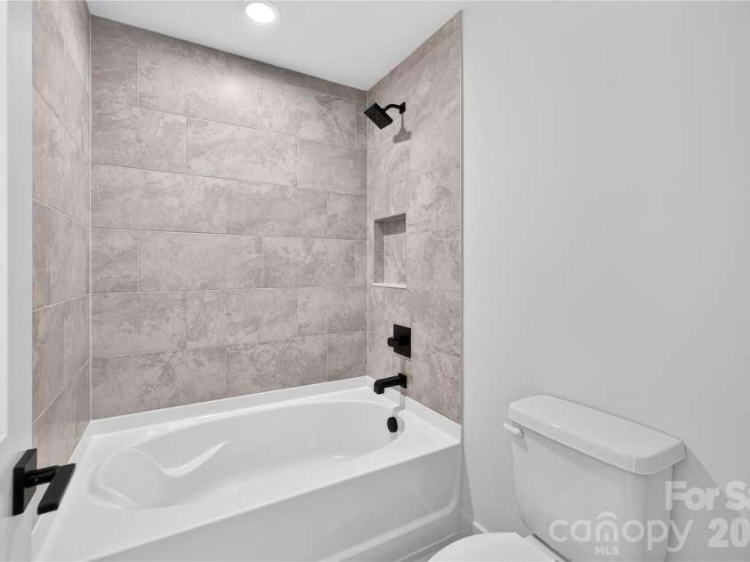 2316 Chateau Court, Matthews, NC 28105.  MLS# CAR4401109, YatesRealty ID 41650. 