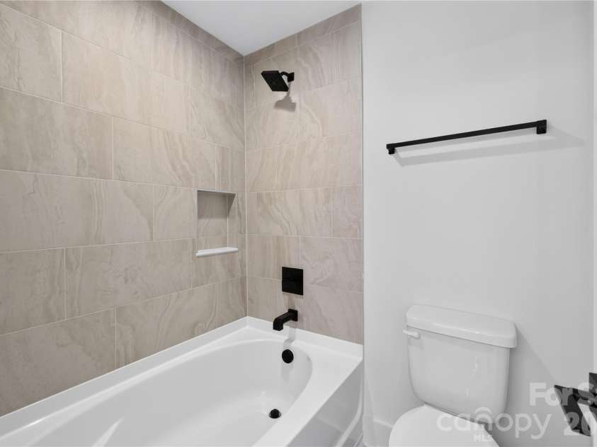 2316 Chateau Court, Matthews, NC 28105.  MLS# CAR4401109, YatesRealty ID 41650. 