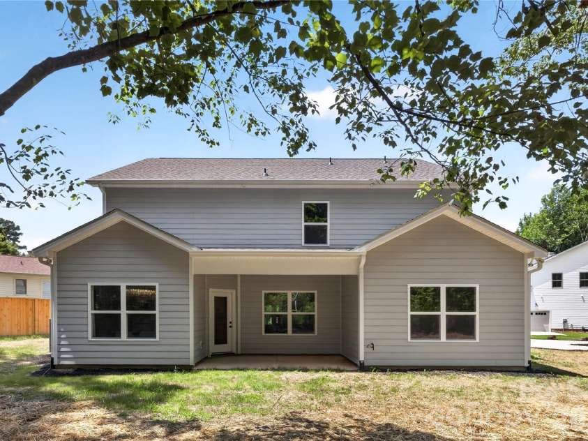 2316 Chateau Court, Matthews, NC 28105.  MLS# CAR4401109, YatesRealty ID 41650. 
