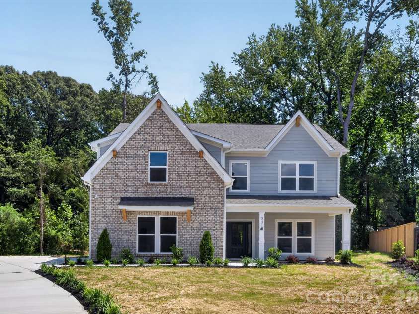 2316 Chateau Court, Matthews, NC 28105.  MLS# CAR4401109, YatesRealty ID 41650. 