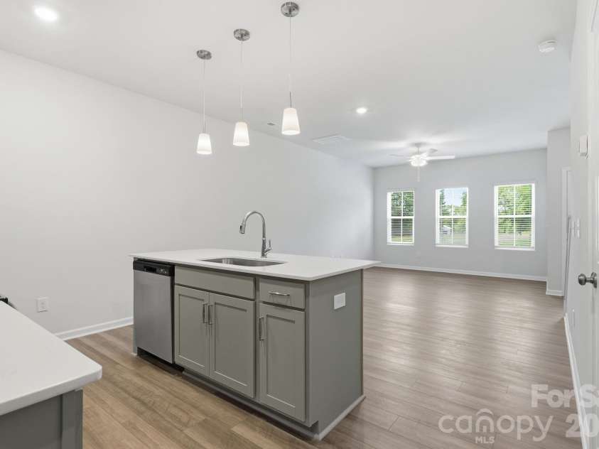 4614 Lakeview Road, Charlotte, NC 28216.  MLS# CAR4406194, YatesRealty ID 41652. 