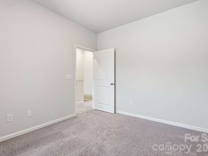 4614 Lakeview Road, Charlotte, NC 28216.  MLS# CAR4406194, YatesRealty ID 41652. 