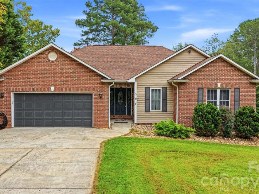 199 Bethlehem Manufacturing Lane, Hickory, NC 28601.  MLS# CAR4406517, YatesRealty ID 41654. 