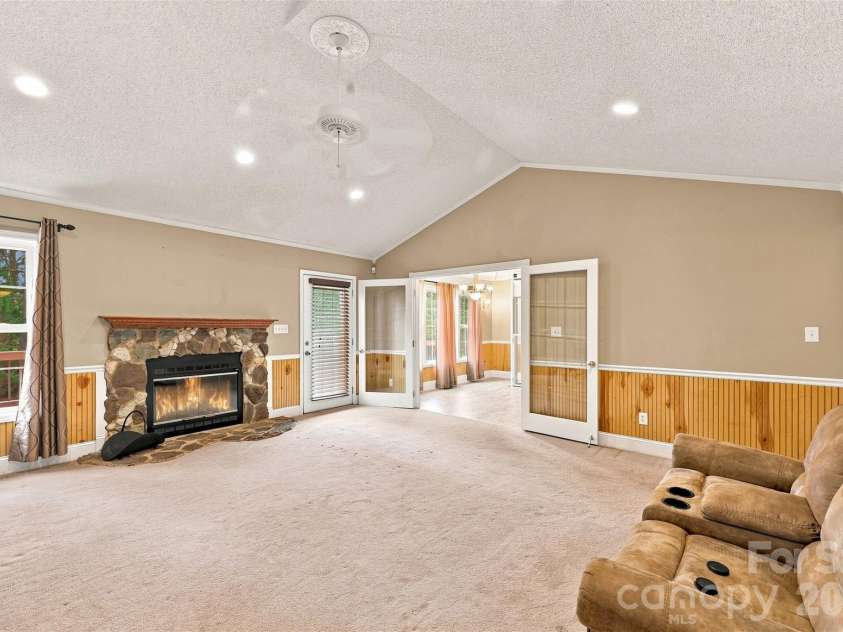 199 Bethlehem Manufacturing Lane, Hickory, NC 28601.  MLS# CAR4406517, YatesRealty ID 41654. 