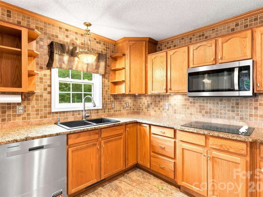 199 Bethlehem Manufacturing Lane, Hickory, NC 28601.  MLS# CAR4406517, YatesRealty ID 41654. 