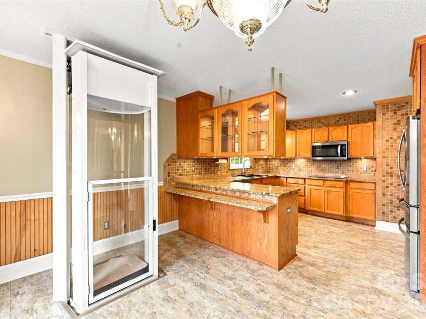 199 Bethlehem Manufacturing Lane, Hickory, NC 28601.  MLS# CAR4406517, YatesRealty ID 41654. 