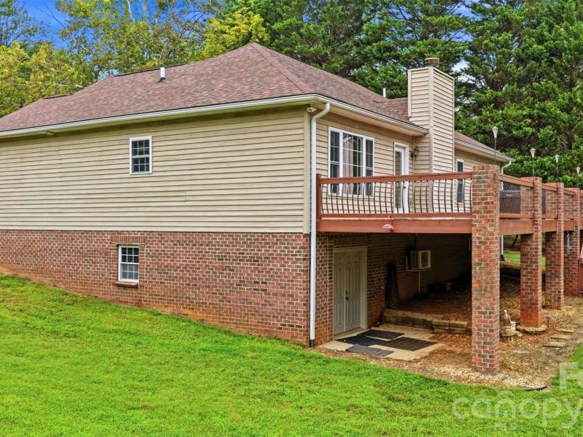 199 Bethlehem Manufacturing Lane, Hickory, NC 28601.  MLS# CAR4406517, YatesRealty ID 41654. 