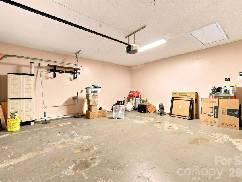 199 Bethlehem Manufacturing Lane, Hickory, NC 28601.  MLS# CAR4406517, YatesRealty ID 41654. 