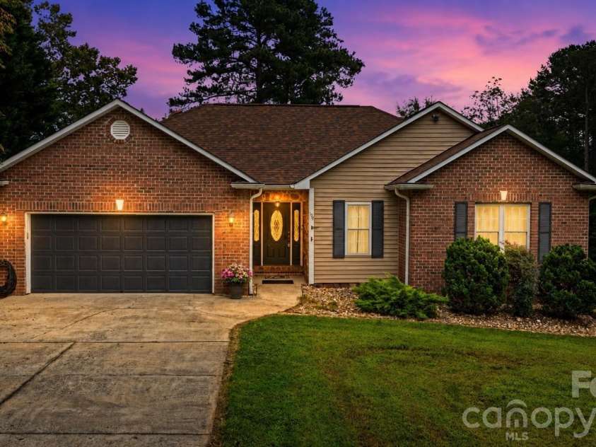 199 Bethlehem Manufacturing Lane, Hickory, NC 28601.  MLS# CAR4406517, YatesRealty ID 41654. 