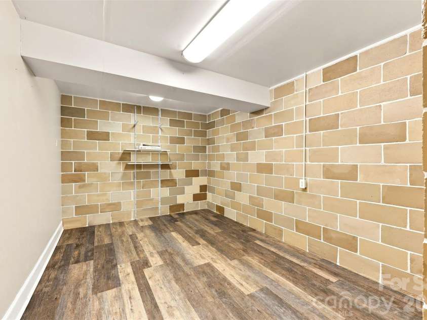 199 Bethlehem Manufacturing Lane, Hickory, NC 28601.  MLS# CAR4406517, YatesRealty ID 41654. Flex Room