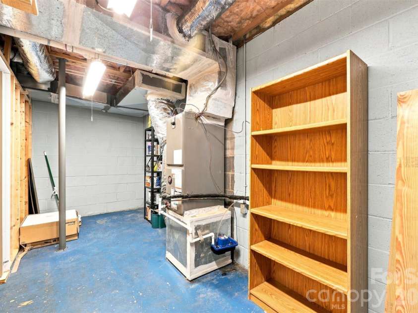 199 Bethlehem Manufacturing Lane, Hickory, NC 28601.  MLS# CAR4406517, YatesRealty ID 41654. Utility Room