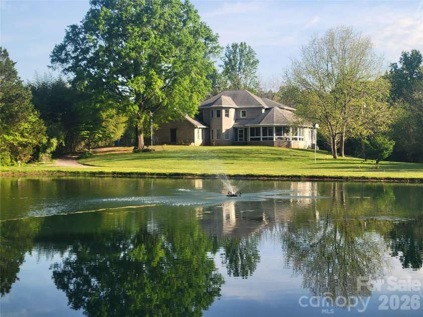 176 Eeb Lane, Statesville, NC 28625.  MLS# CAR4403023, YatesRealty ID 41655. 