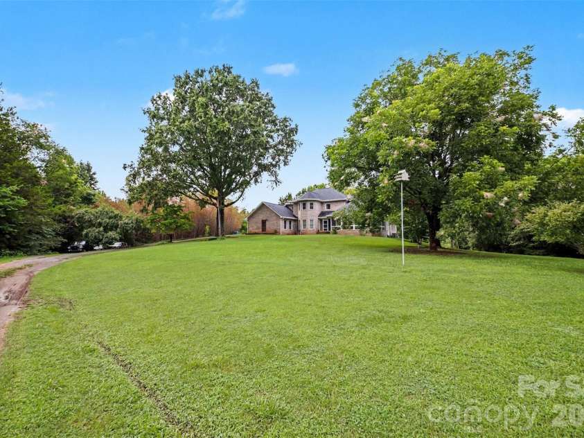 176 Eeb Lane, Statesville, NC 28625.  MLS# CAR4403023, YatesRealty ID 41655. 