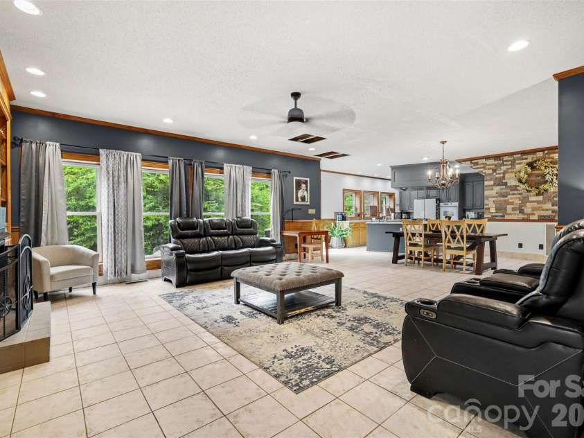 176 Eeb Lane, Statesville, NC 28625.  MLS# CAR4403023, YatesRealty ID 41655. 