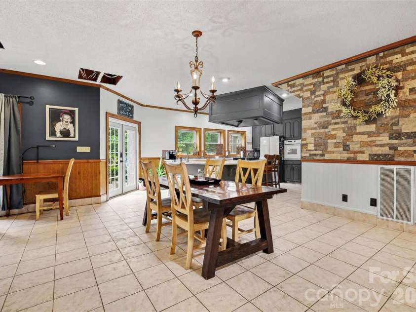 176 Eeb Lane, Statesville, NC 28625.  MLS# CAR4403023, YatesRealty ID 41655. 