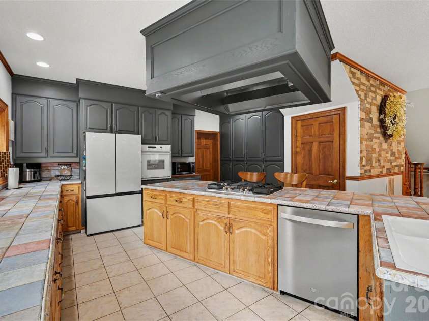 176 Eeb Lane, Statesville, NC 28625.  MLS# CAR4403023, YatesRealty ID 41655. 