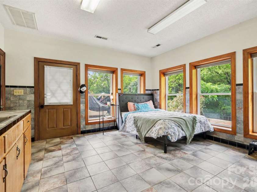 176 Eeb Lane, Statesville, NC 28625.  MLS# CAR4403023, YatesRealty ID 41655. 