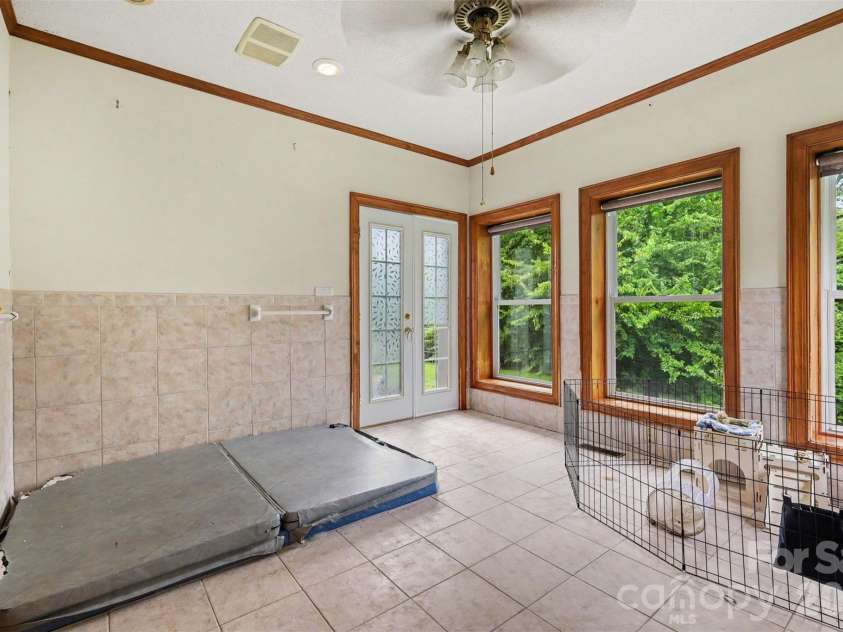 176 Eeb Lane, Statesville, NC 28625.  MLS# CAR4403023, YatesRealty ID 41655. 