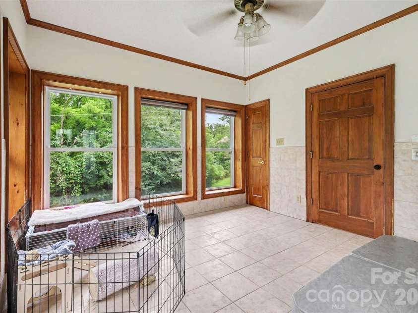 176 Eeb Lane, Statesville, NC 28625.  MLS# CAR4403023, YatesRealty ID 41655. 