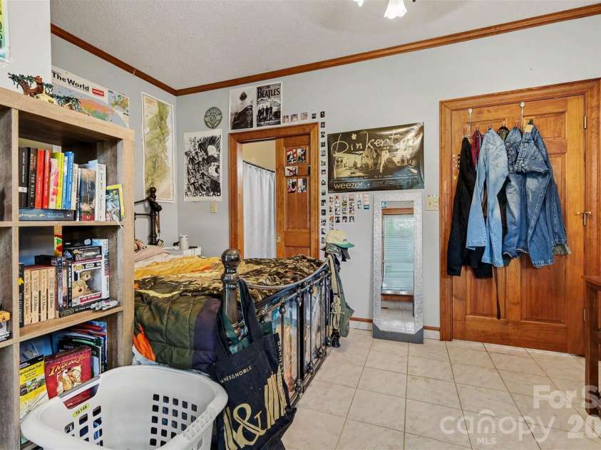 176 Eeb Lane, Statesville, NC 28625.  MLS# CAR4403023, YatesRealty ID 41655. 