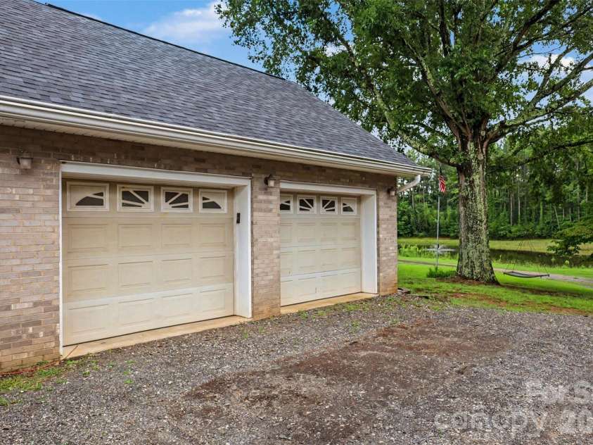 176 Eeb Lane, Statesville, NC 28625.  MLS# CAR4403023, YatesRealty ID 41655. 